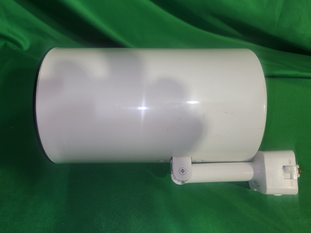 CONTECH CTL130-P Flat Back CYLINDER WHITE TRACK HEAD w/Bulb Untested
