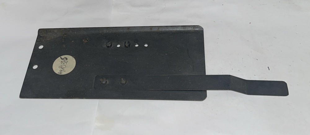 A980385 Hold down