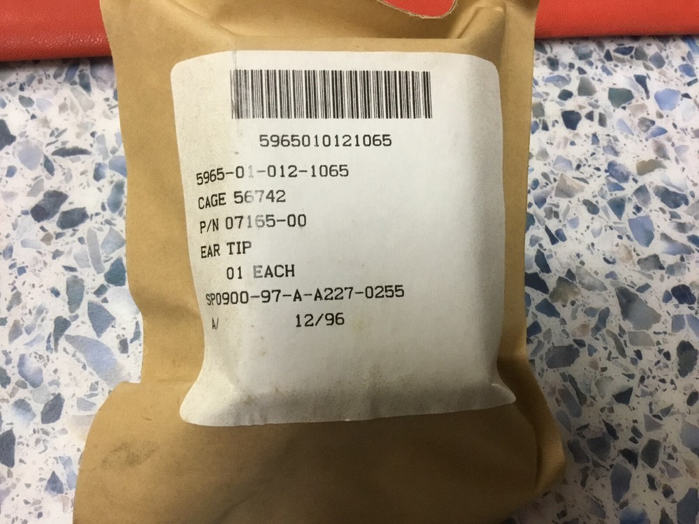 PLANTRONICS EAR TIP & CASE 07165-00