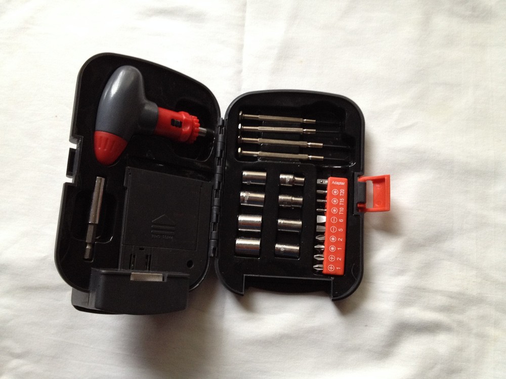 flash light with tool box