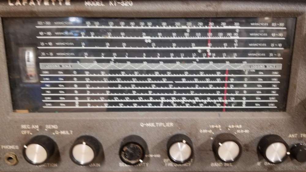 Lafayette S.W. / Communications Receiver, Model KT-320 - Powers On -Untested