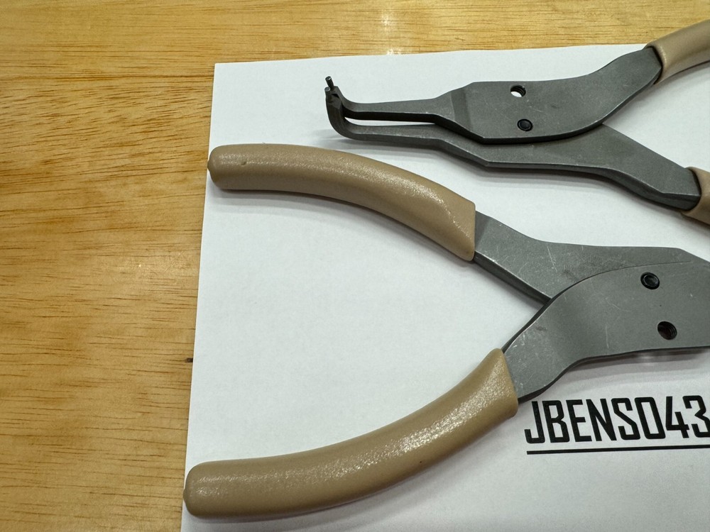 Snap-on Tools NEW 2pc COMBAT TAN LARGE SIZE .090 Tip 45° & 90° Snap Ring Pliers
