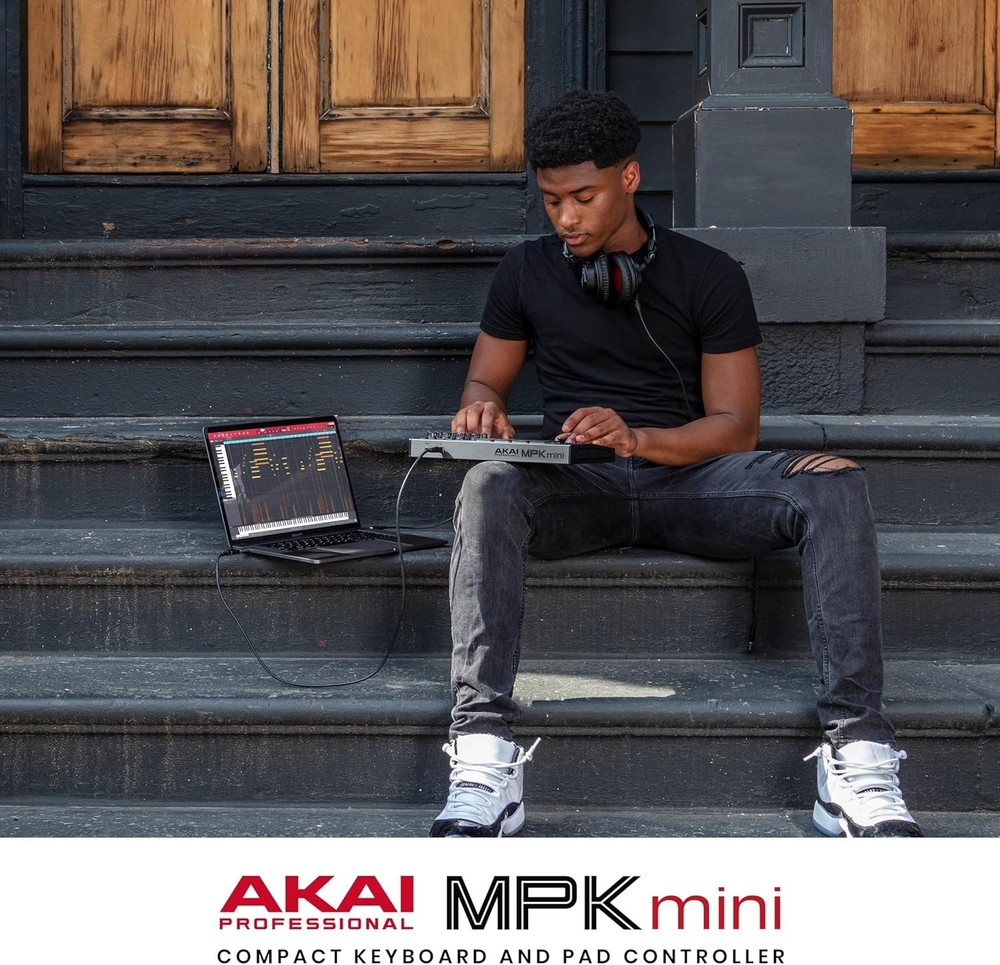 Dynamic MPK Mini MK3 MIDI Controller: 25 Keys, Backlit Pads & Software Included