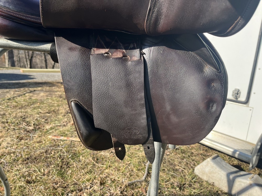 17.5” Devoucoux Biarritz 2A English Jumping Saddle