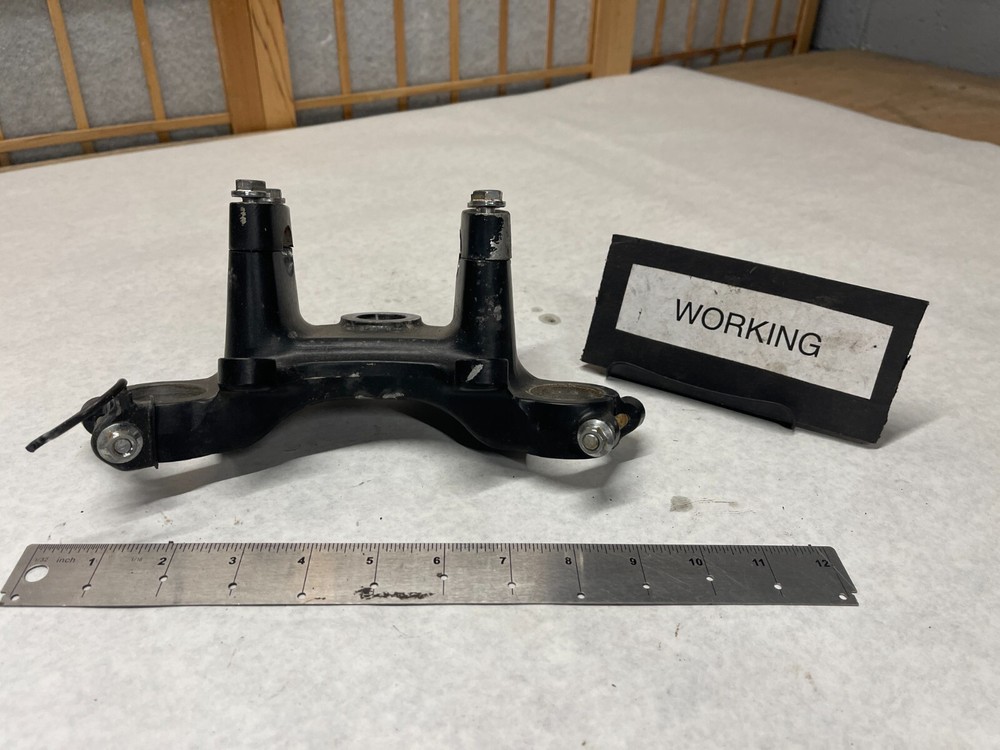 1981 HONDA HAWK CB400T CB 400 T Upper Triple Tree Fork Clamp WORKING!