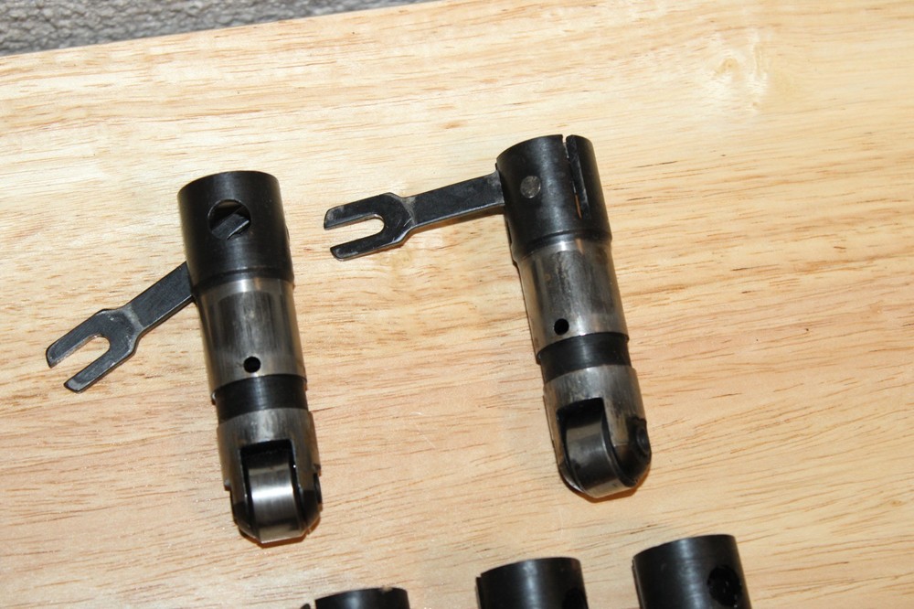 Lot of 16 Comp Cams Rollers Auto Engine