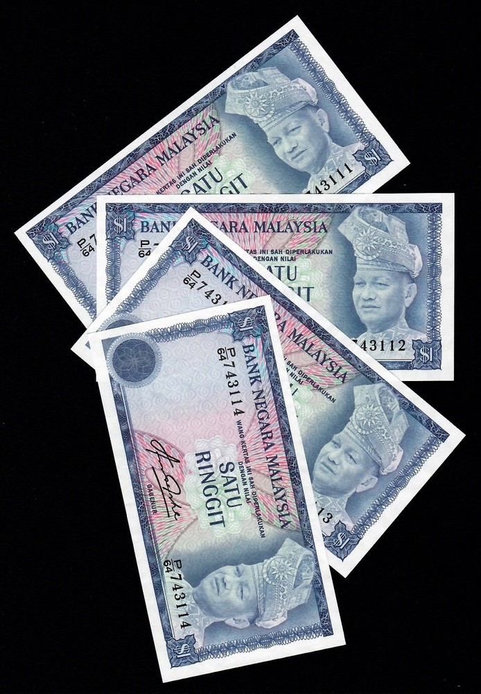 Malaysia 4 X 1 Ringgit 1981 - 83 P-13b ( Consecutive numbers ) UNC