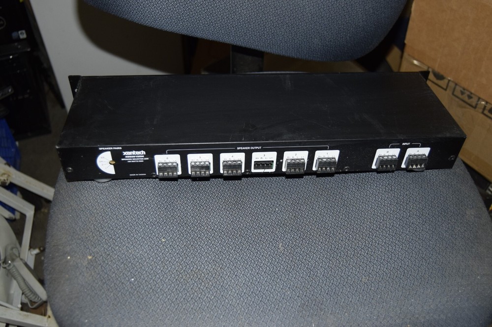 Xantech XSS26100W Two Source 6 zone Speaker Selector - Rack Mountable - *READ*
