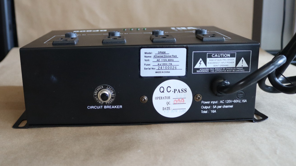 4-Channel Dimmer Pack/Switch Pack DP806