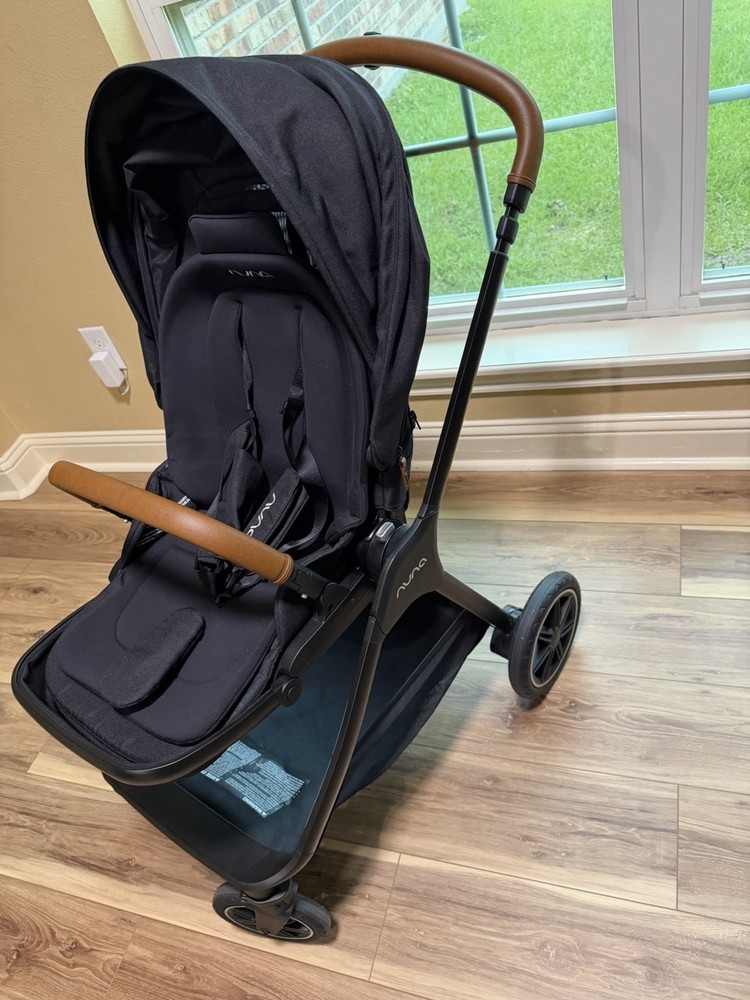 Nuna Triv next Stroller