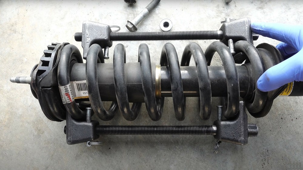 STRUT SPRING COMPRESSOR TOOL – MacPherson struts – automotive hand tools
