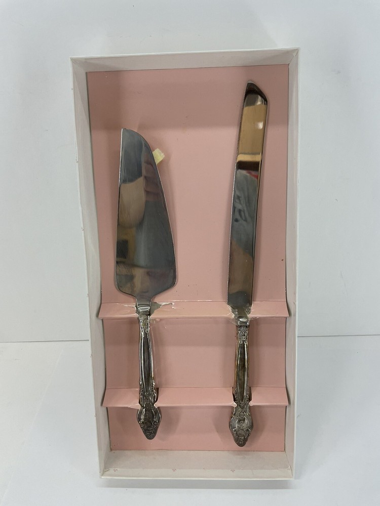 Beverly Clark Collection Silver Wedding Cake Serving Set