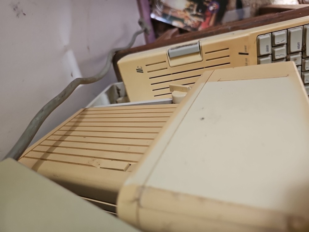 Apple IIC Computer As Is Untested