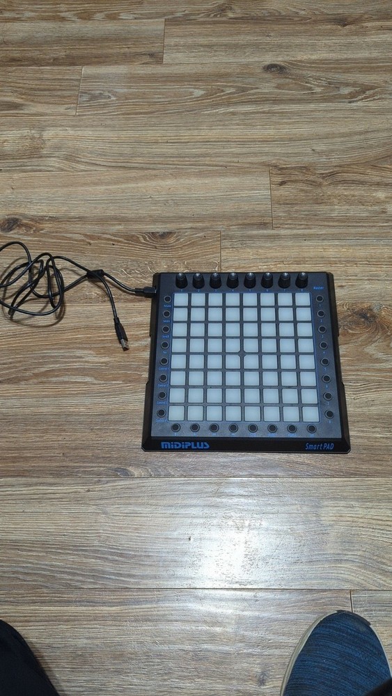 MIDIPLUS Smart PAD 64-Pad USB MIDI Controller