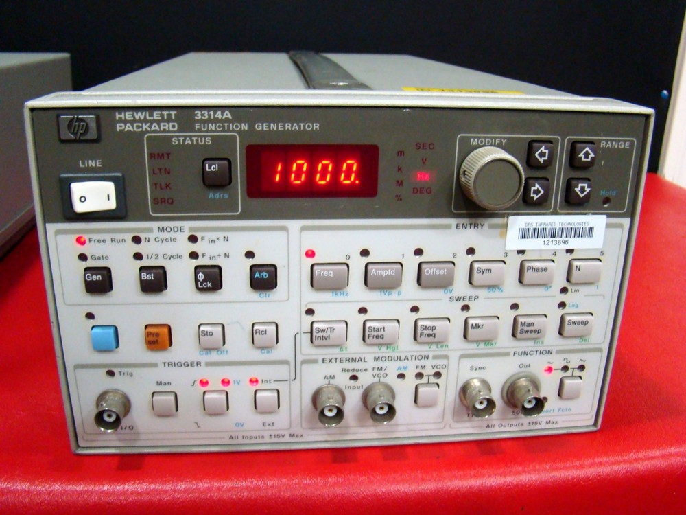 HP 3314A FUNCTION GENERATOR - 20 MHZ - TESTED