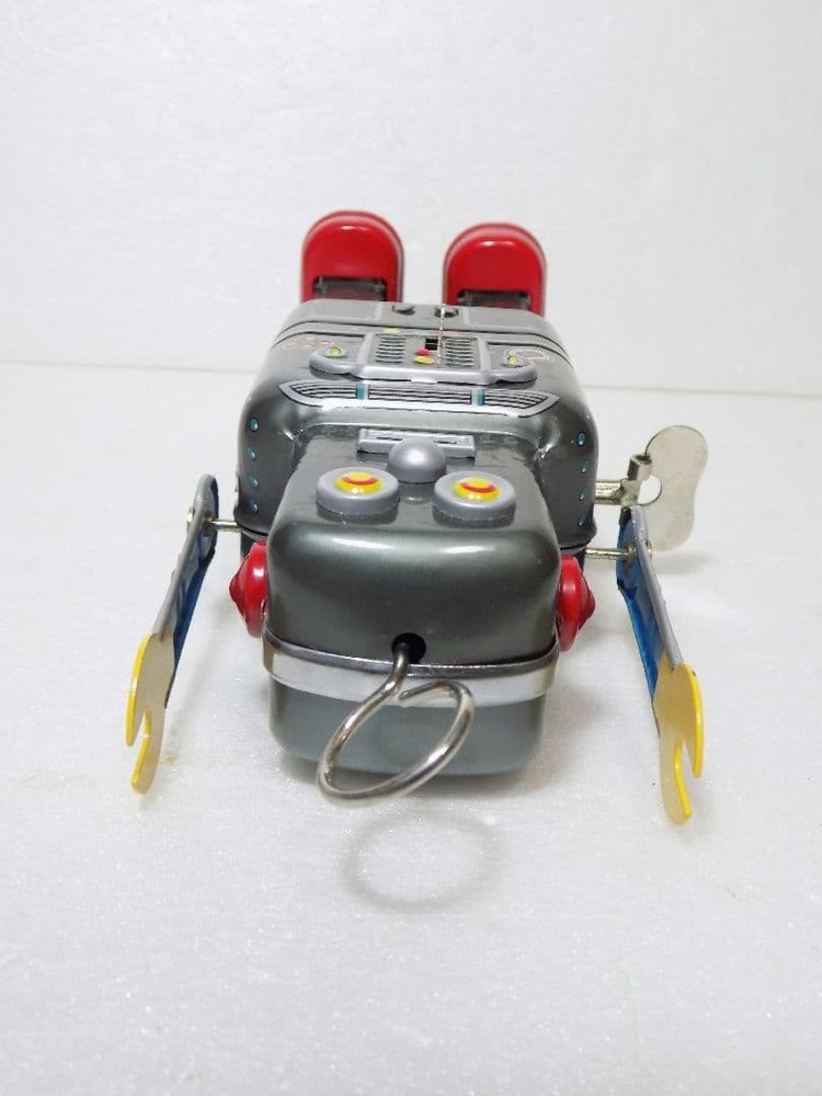 ✨️HAHA Toy Tin Spring SPACE MAN working item