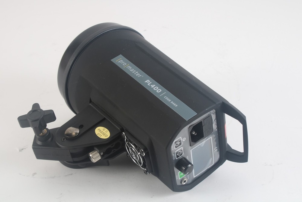 ProMaster PL400 Advanced LCD Control Studio Light