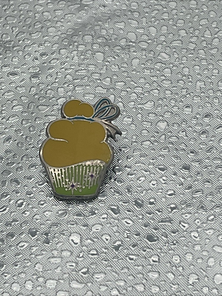 Disney Pin TINKER BELL Character Cupcake