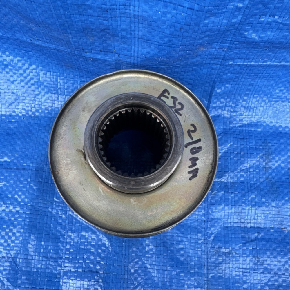 BMW E32 E34 input front flange 6x86 210 large case LSD open diff shaft cup