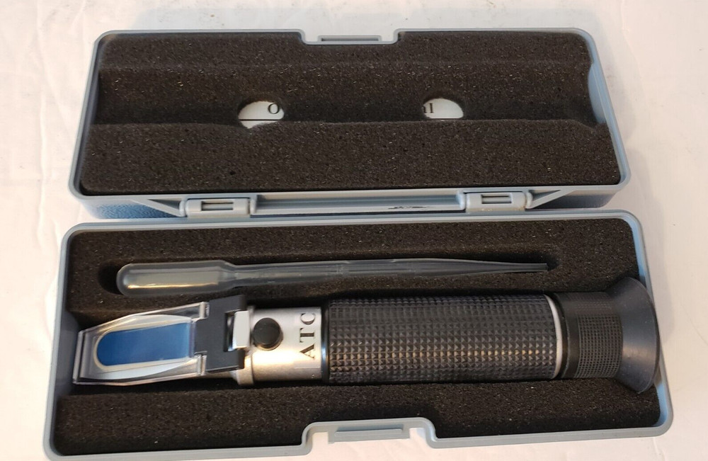 ATC Portable Refractometer With Case (READ DESCRIPTION)