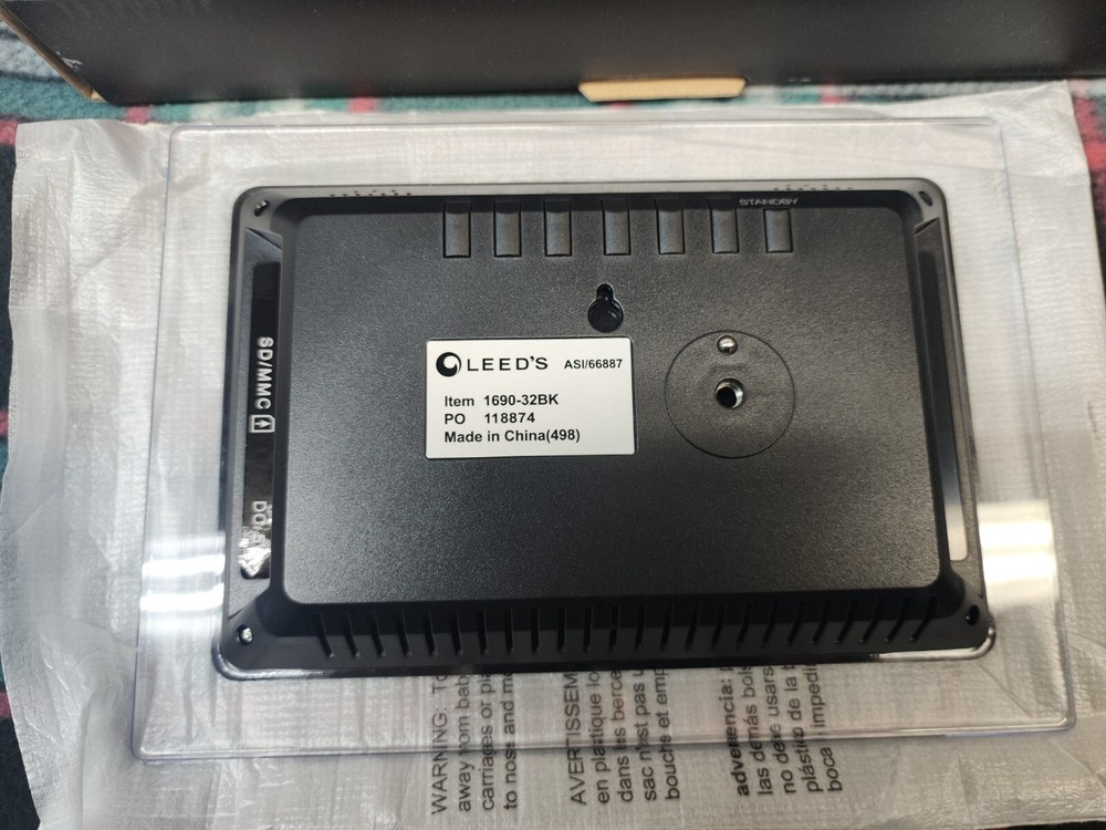 Leed's 7" Desktop Digital Photo Frame LCD Screen with AC Adapter