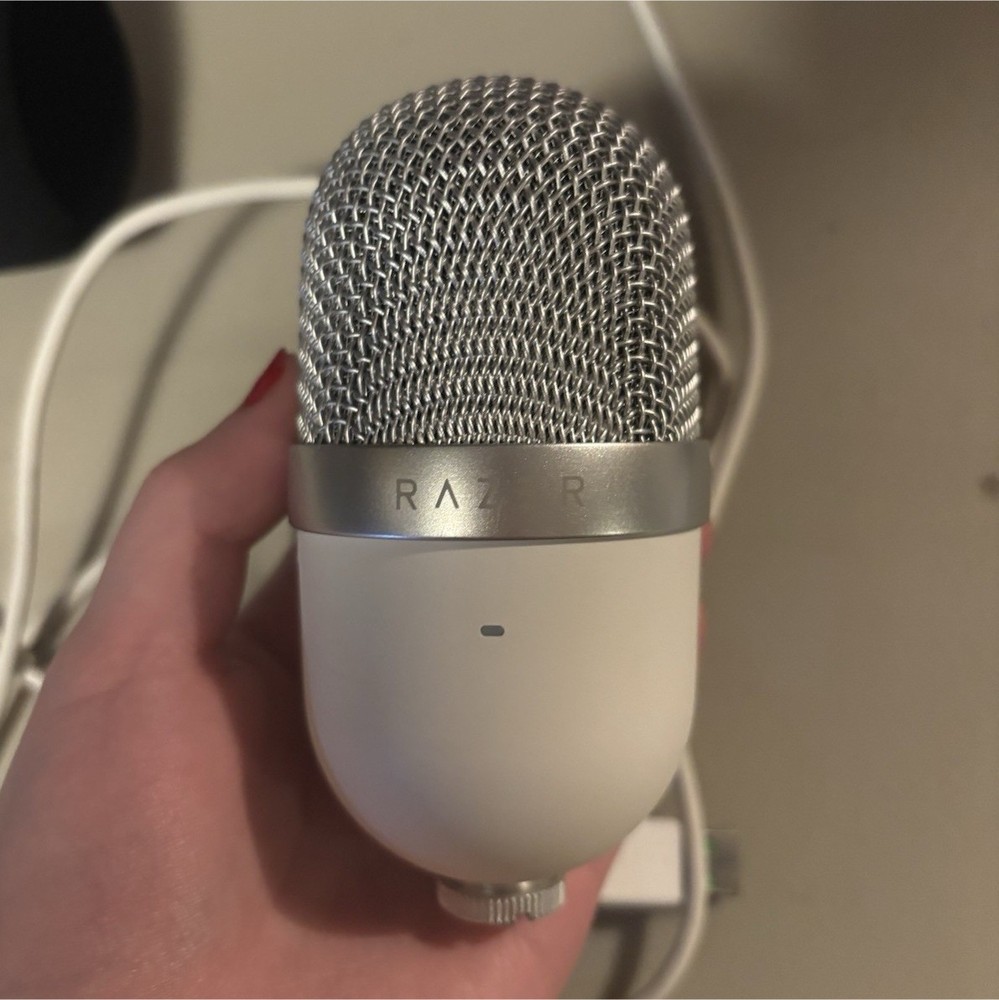 Razer Seiren Mini USB Condenser Microphone Compact Lightweight White