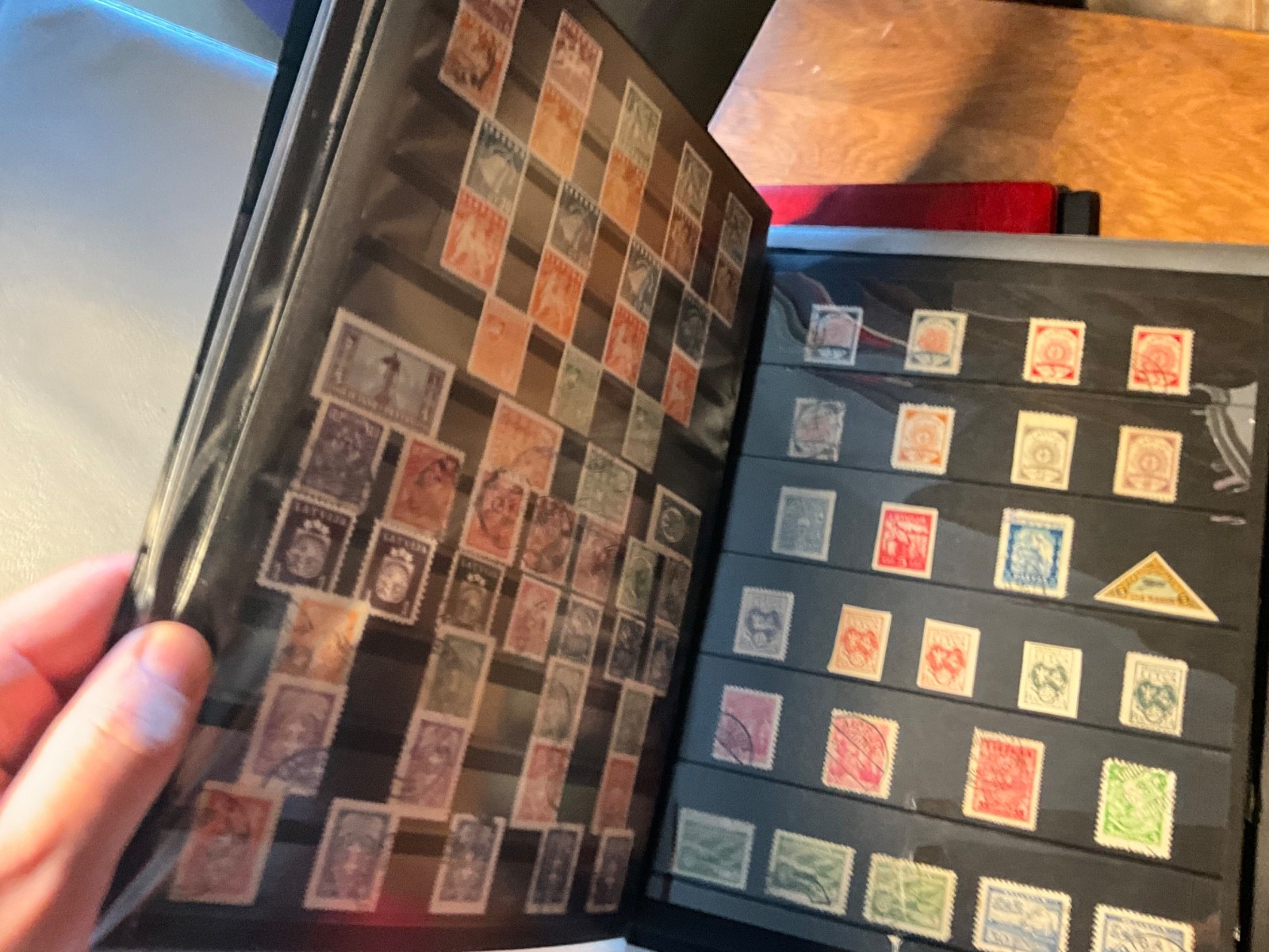 worlds stamps vintage large lot 6.1 kg 5 albums leaves cards vintage to modern