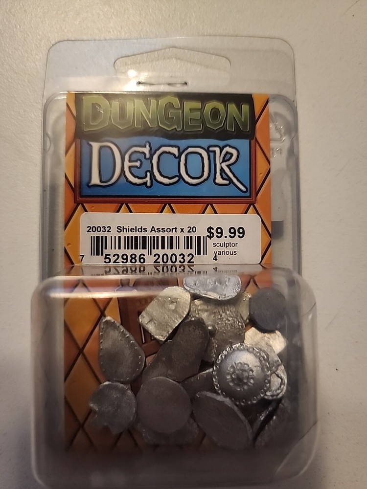 Mega Minis Dungeon Decor Sheilds Assorted 20032