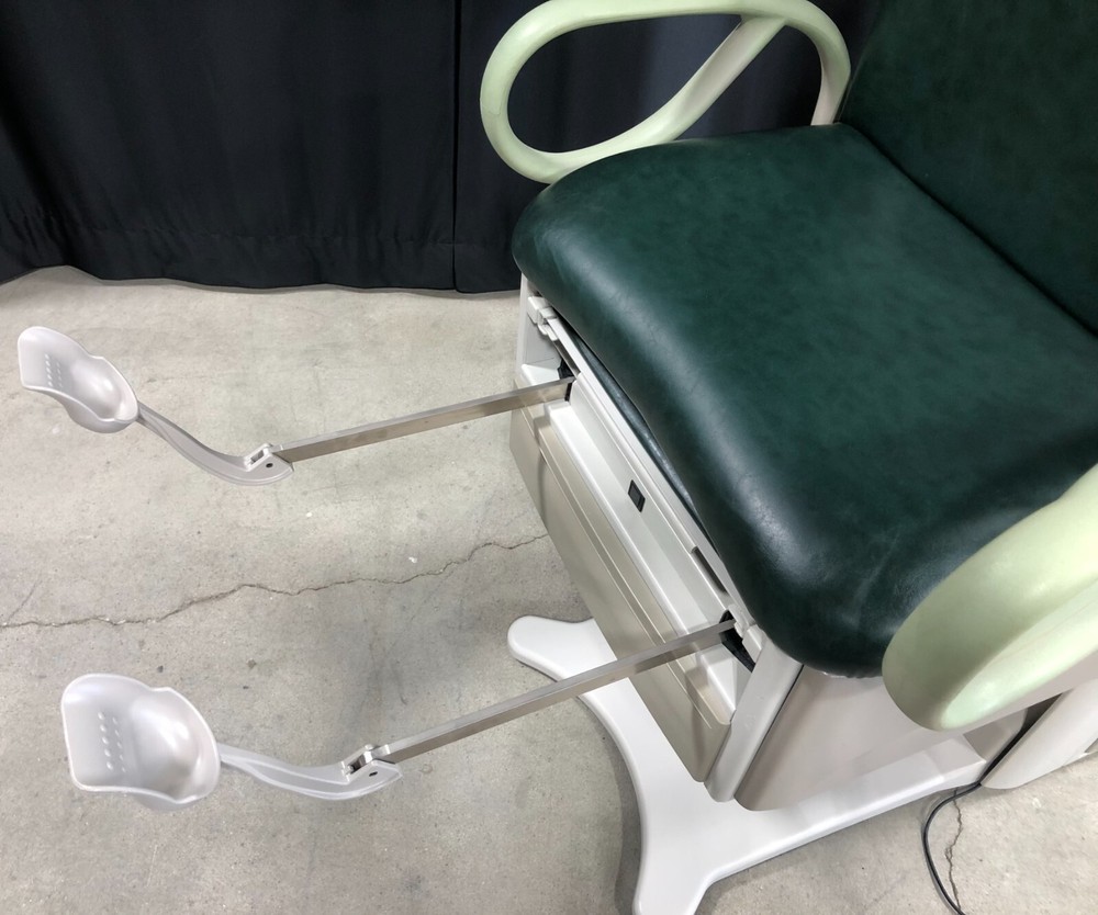 Brewer 6500 Access High-Low Exam Table