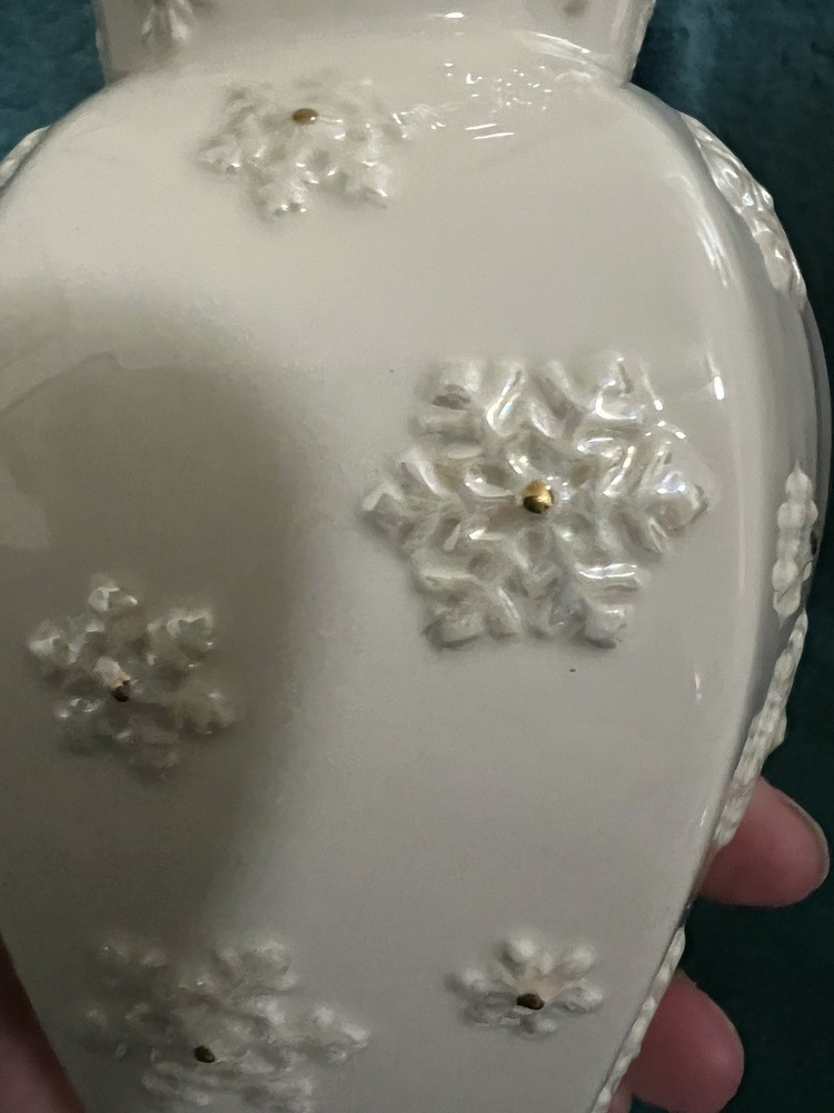 Lenox Winter Splendor Vase 8”