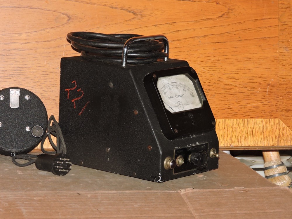 GRID DIP METER, MEASUREMENT/BOONTON .MODEL 59 IN WORKING CONDITION