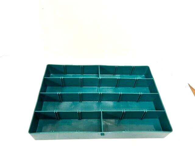 PLASTIC GREEN HOBBY CASE 13-1/2 X 9" - 6 COMPARTMENTS- USED