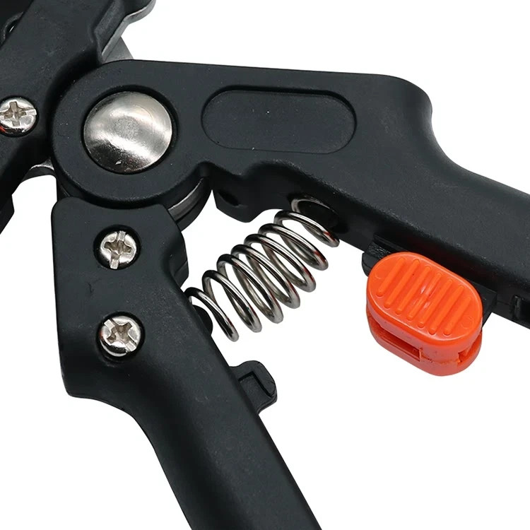 complete-grafting-tool-kit-with-interchangeable-blades-and-accessories
