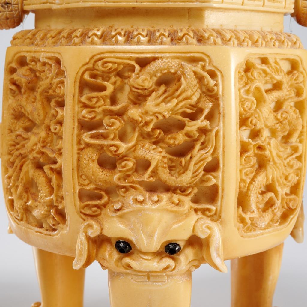 Pair Vintage Carved Resin Chinese Incense Censer Burner Foo Dogs Ornate READ