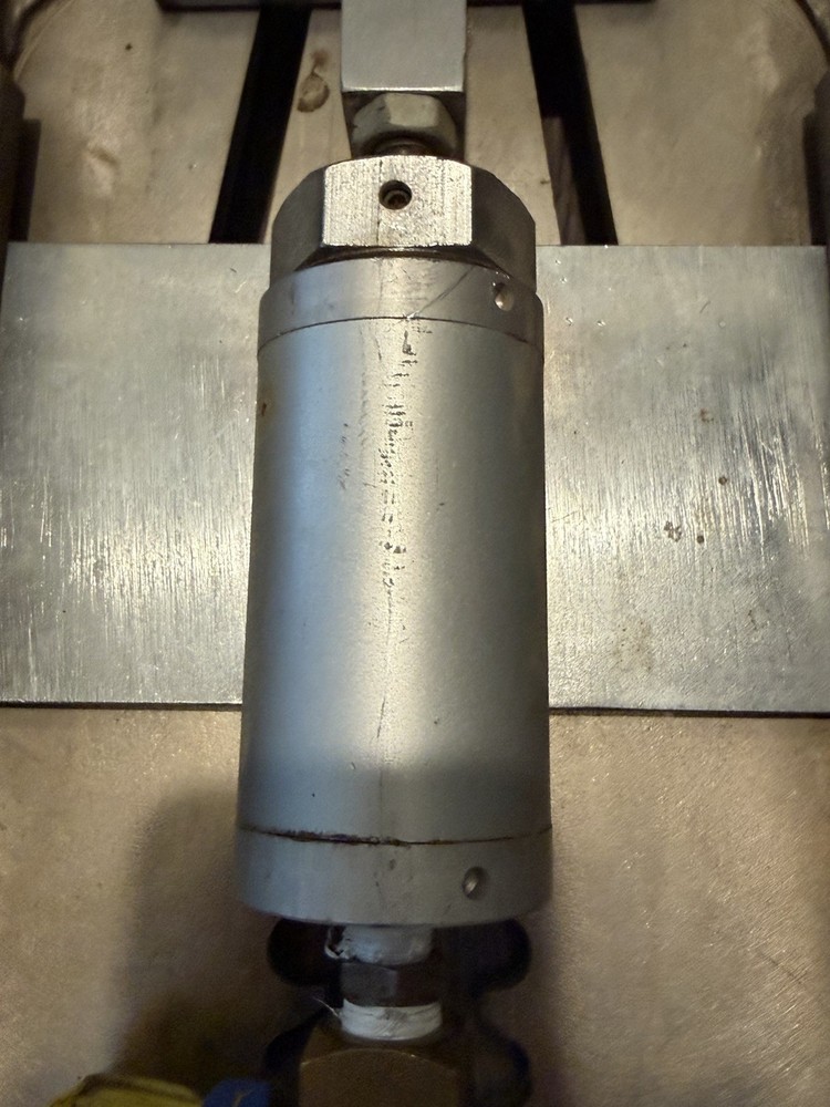 PISTORIUS MV Pneumatic Miter Vise - Untested