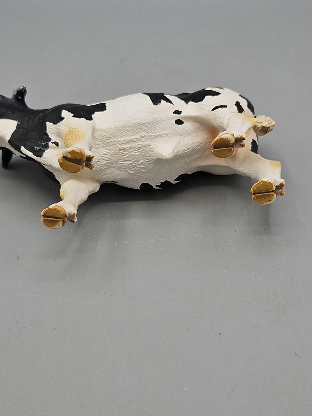 Schleich Cow Black & White Holstein Figure 2007 Farm Animal D73527 5.5"