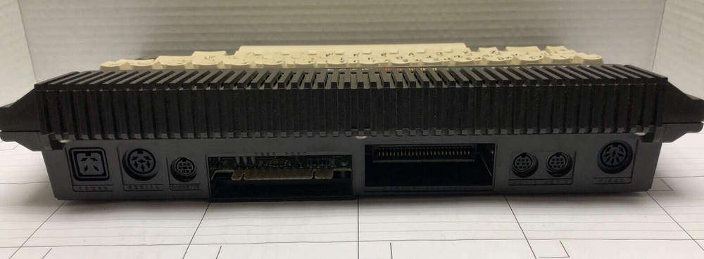 Vintage Commodore Plus/4 computer with Original box / INTEGRATED SOFTWARE MANUAL