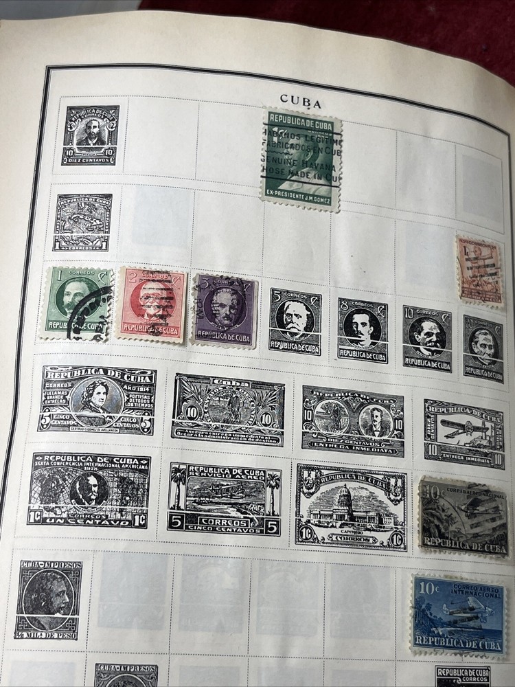 VINTAGE 1935 SCOTT MODERN POSTAGE STAMP ALBUM 900+ FOREIGN STAMPS