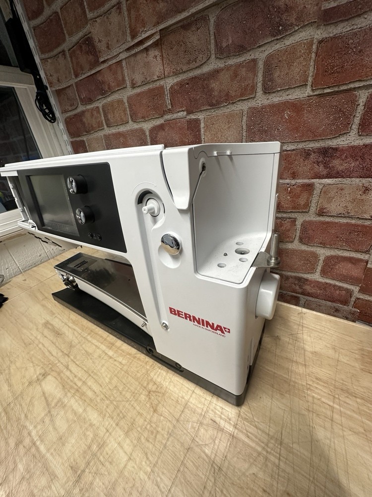 Bernina 820 Computerized Sewing Machine For Parts Only(read)