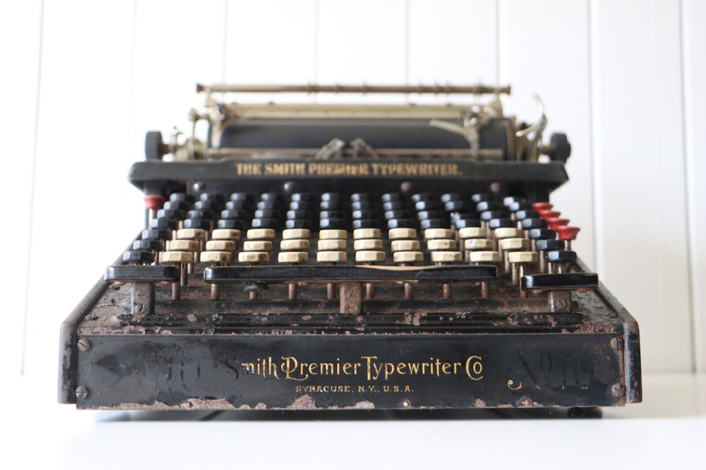 Antique - The Smith Premier Typewriter - Complete / Working / Original Condition