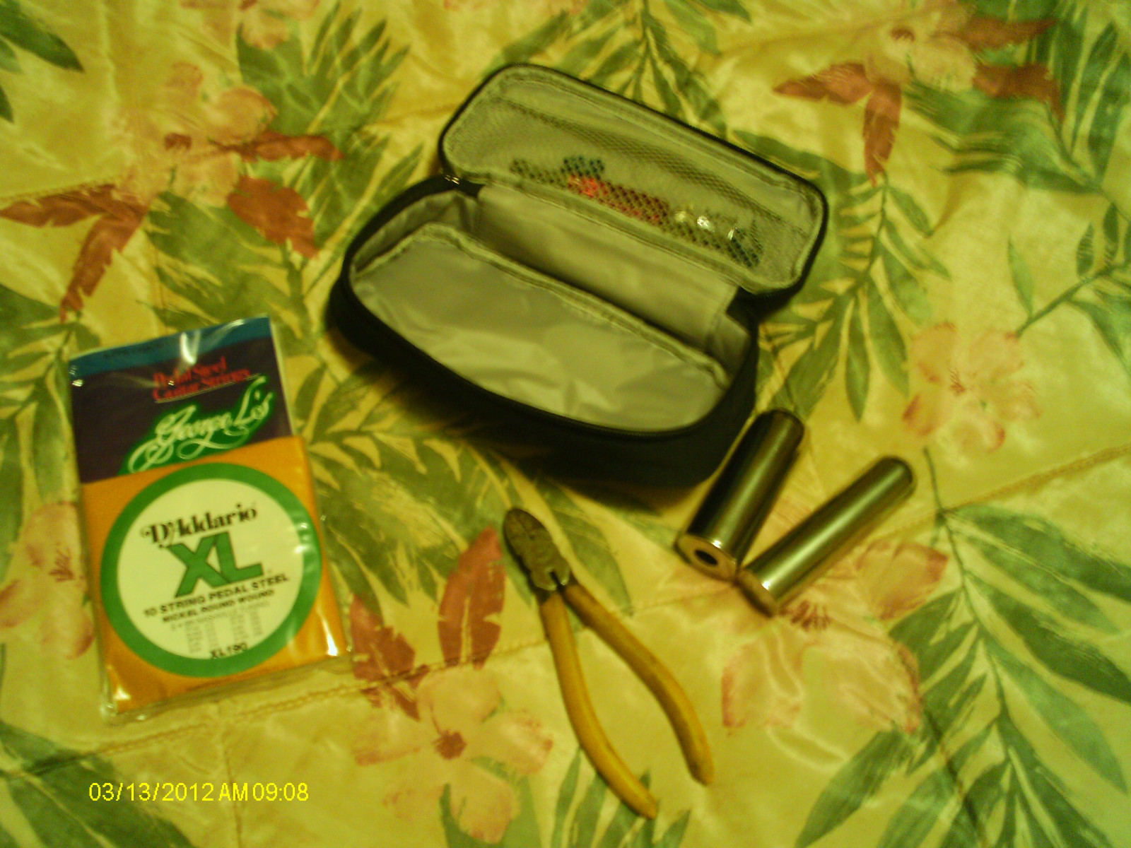 PEDAL STEEL GUITAR * * * ZIPPERED BAR - PICK & STRING BAG