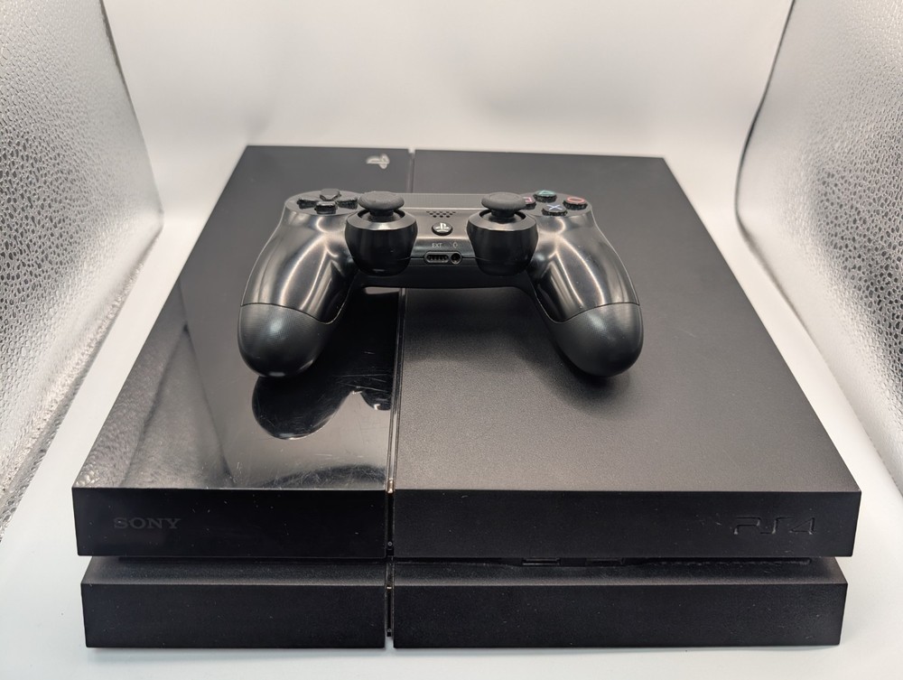 Sony PlayStation 4 PS4 CUH-1215A - INCLUDES Cables & 1 Controller