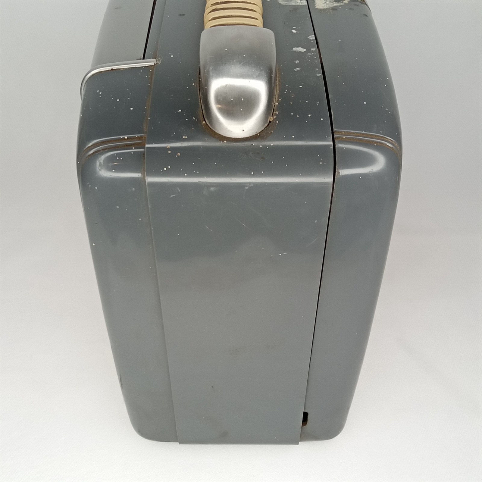 WWII Era Bakelite Portable AM Radio Zenith Tip-Top Holiday Gray 1940s