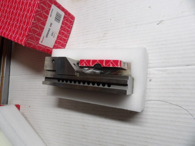 STARRETT #581 Precision Grinding Vise W/581V Angle Block NEW