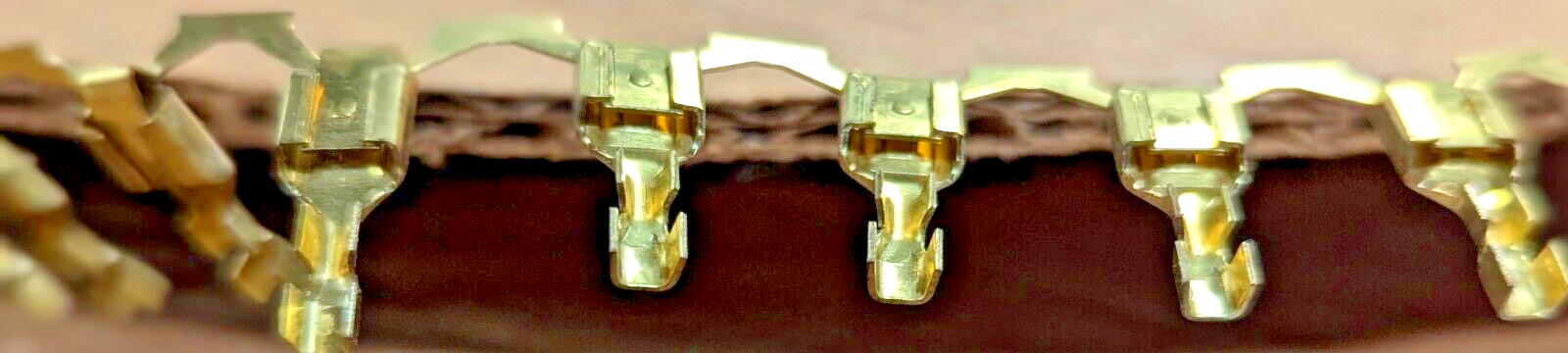 Delphi Packard 02962508 Gm 56 Series Female Terminal 20-18 AWG (Pkg Of 25)