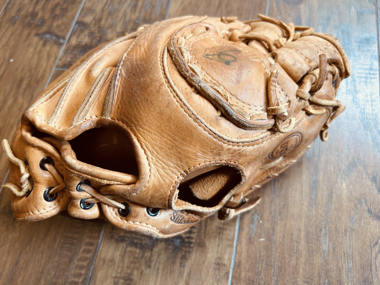 Game Used Auto Tony Peña 1982 Wilson Catchers Mitt Pittsburgh Pirates Photomatch