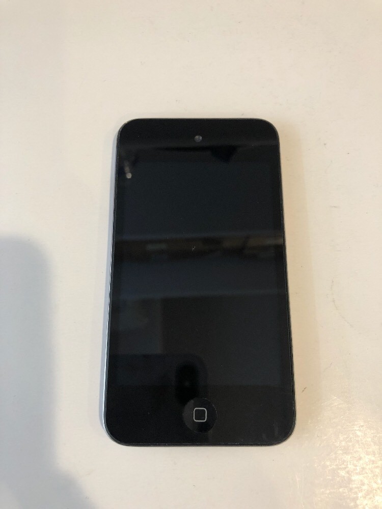Apple iPod touch 4th Generation Black (8 GB) - Good Condition
