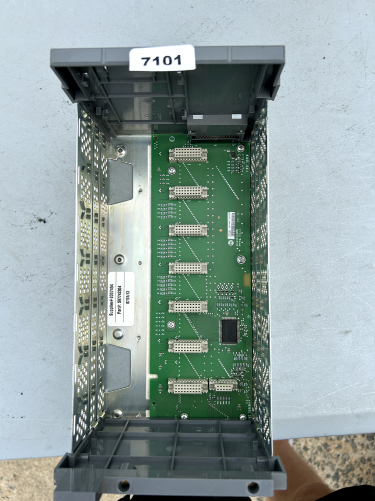 Allen-Bradley 1746-A7 Chassis Rack Module