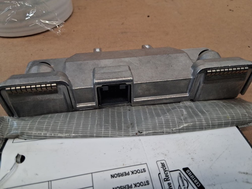 VELAR 2018 Camera/Projector 3155016