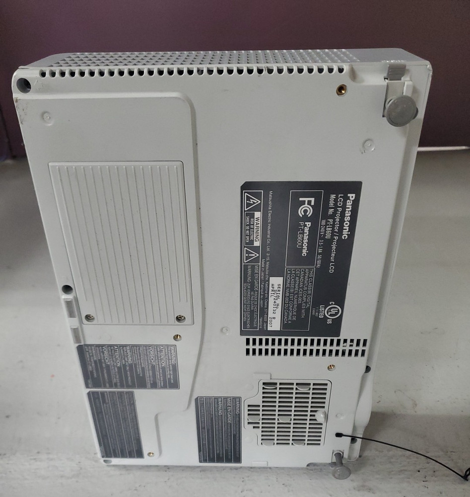 Panasonic LCD Projector PT-LB60U W/Extras! L@@K!